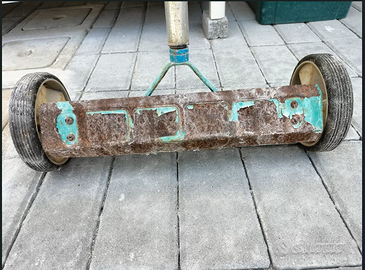 Rastrello aeratore su ruote, scarificatore manuale