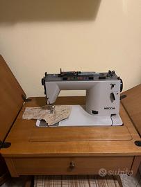 Macchina da cucire Necchi
