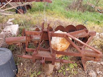 attrezzi agricoli con trattore