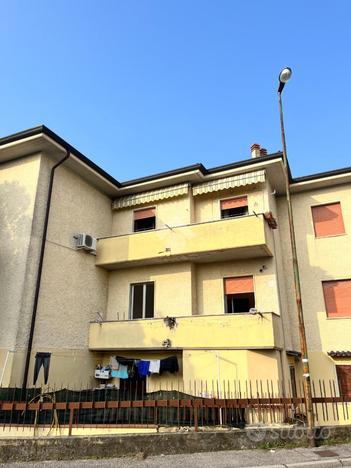 4 LOCALI A VALEGGIO SUL MINCIO