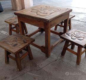 tavolo per bambini con 4 sgabelli 