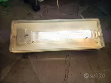 lampada emergenza beghelli