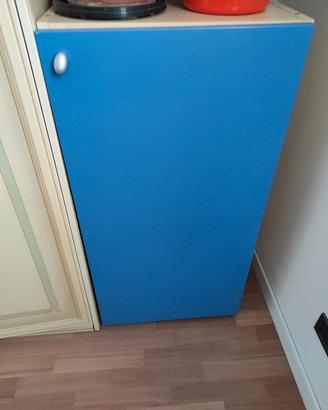 1 modulo/ mobiletto e 4 mensole cameretta azzurro 
