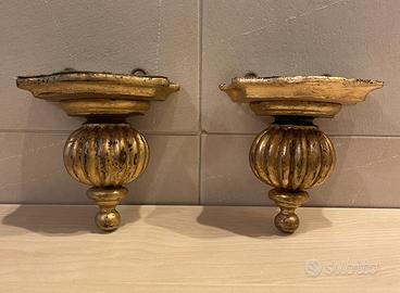 Coppia di mensoline dorate antiche (del 1830/1850)