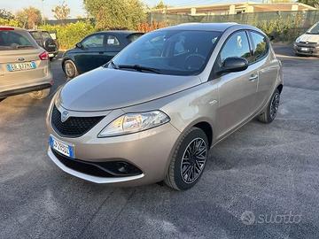 Lancia Ypsilon 1.2 69 CV 5 porte S&S Gold