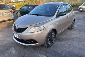 Lancia Ypsilon 1.2 69 CV 5 porte S&S Gold