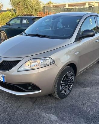 Lancia Ypsilon 1.2 69 CV 5 porte S&S Gold