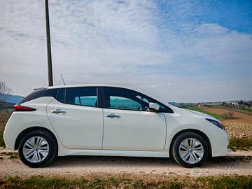 NISSAN Leaf 2ª , netto è di 11700,-- con Granzia