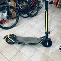 Monopattino scrambler Ducati