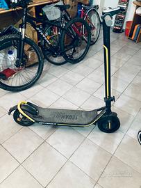 Monopattino scrambler Ducati