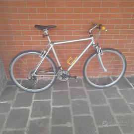 COMMUTER - CUSTOM 28"