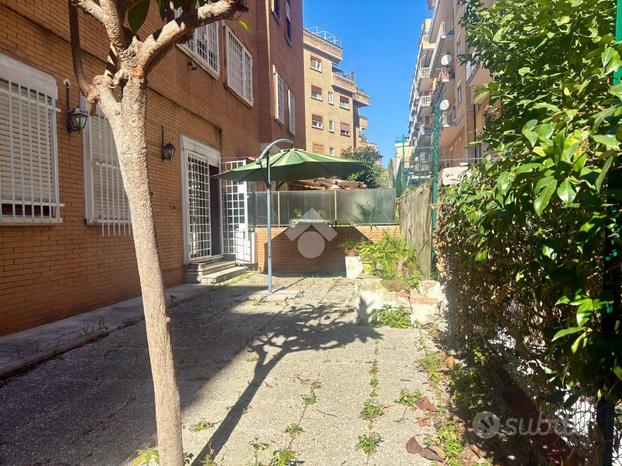 2 LOCALI A ROMA