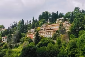 Casa nel cuore di città alta con giardino