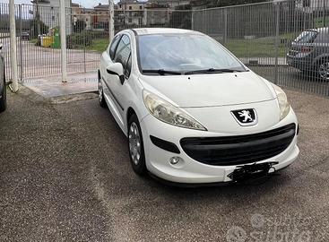 Peugeot 207  tenuta bene