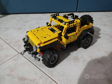 Jeep Wrangler Lego Technic 42122 con istruzioni