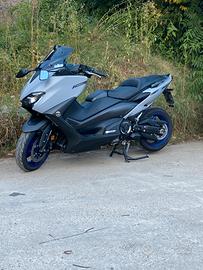 Yamaha TMAX 560
