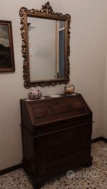 Comò in legno con specchio