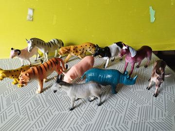 Gioco bimbi statuette animali in plastica 