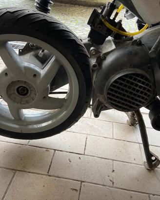 Ricambi aprilia sr 125 150