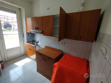 Mobili da cucina + tavolo e sedie, anni 70 .