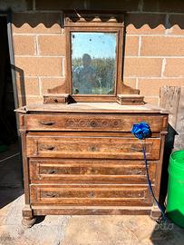 Comò antico con specchiera