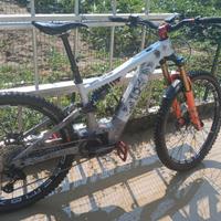 FOCUS SAM2 6.9 taglia M come nuova