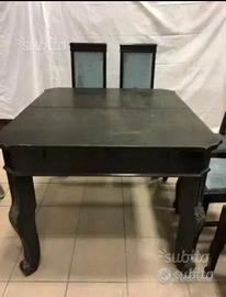 Tavolo allungabile e sedie