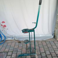 Tappatrice per tappi, imbottigliatrice in ferro