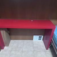 Tavolo IKEA con rotelle rosso