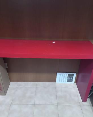 Tavolo IKEA con rotelle rosso
