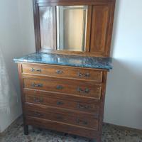 Comò antico con piano in marmo 