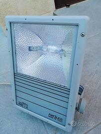 Lampade e fornello elettrico