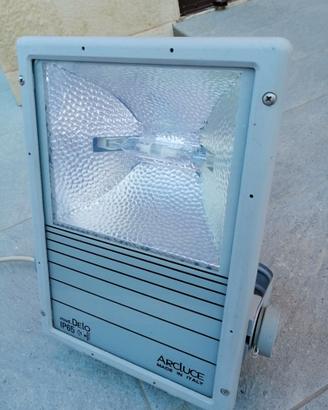 Lampade e fornello elettrico