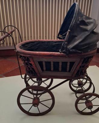 Carrozzina vintage decorativa da Collezione