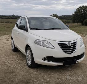 Lancia y 1.2