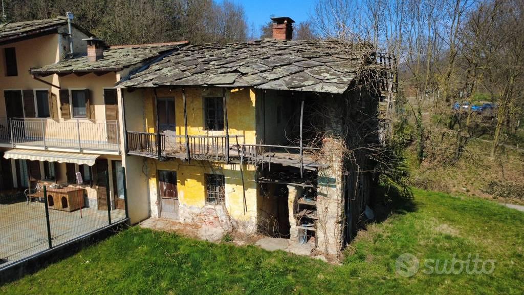 Rustico / Casale di 166 m² con più di 5 locali a B - Vista 2