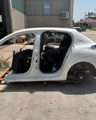 Ricambi Peugeot 208 2024 Scocca lato sinistro