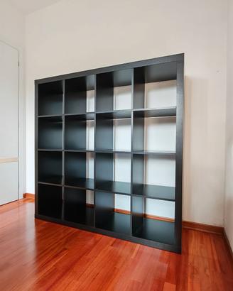 Libreria IKEA KALLAX marrone/nero 147x147 cm