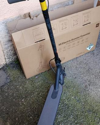 monopattino elettrico mi elettric scooter 