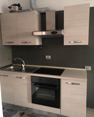 Cucina lineare da 1,95 mt con elettrodomestici