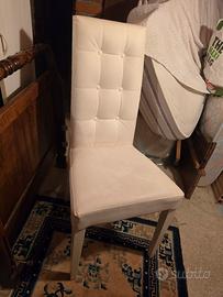 Sedie Imbottite Bianche con Bottoni (Similpelle)