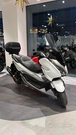 Honda Forza 300 con scarico MIVV