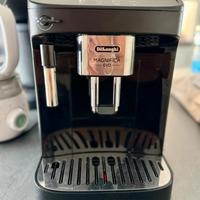 Macchina automatica per caffé in chicchi