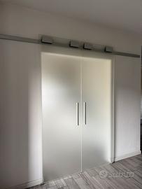 Porta scorrevole doppia in cristallo – 140×210 cm