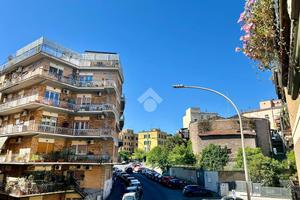 4 LOCALI A ROMA