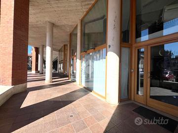 NEGOZIO A GRUGLIASCO