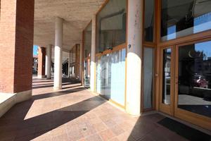 NEGOZIO A GRUGLIASCO