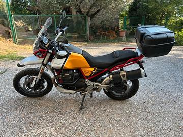 Moto Guzzi V85 TT - 2022