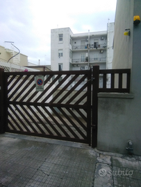 Box auto semicentro/Zona Parco Tafuro (Lecce)