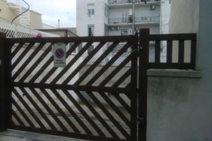 Box auto semicentro/Zona Parco Tafuro (Lecce)